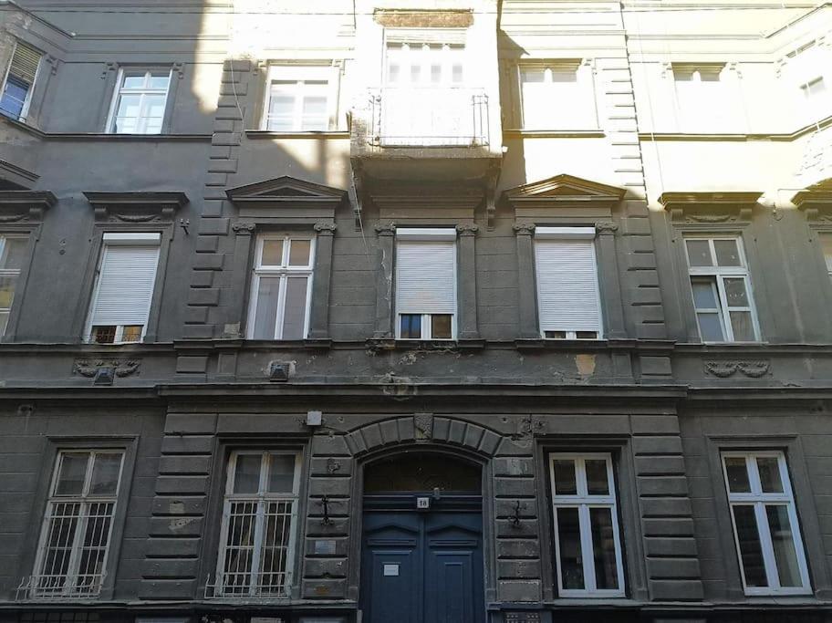 Apartman Lovag Design *